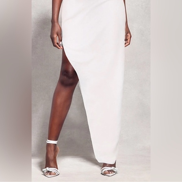 PRETTYLITTLETHING White V Bar Corset Cross Back Maxi Dress- Size 10 - Picture 2 of 4